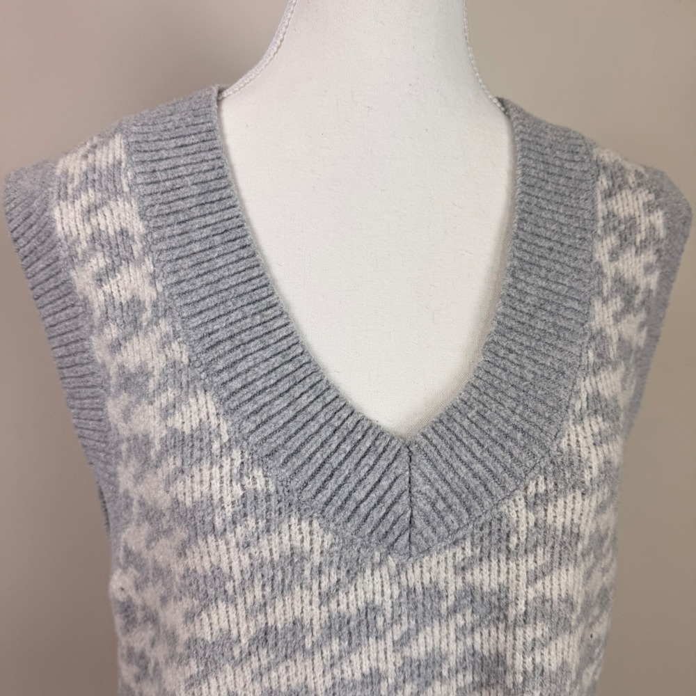 Abercrombie & Fitch Oversized Houndstooth V Neck Sweater Vest Gray White Size S - Picture 3 of 8